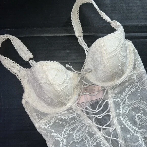 Victoria's Secret 32B TEDDY ONE-PIECE BODYSUIT COCONUT WHITE FLORAL EMBROIDERY - Picture 2 of 7